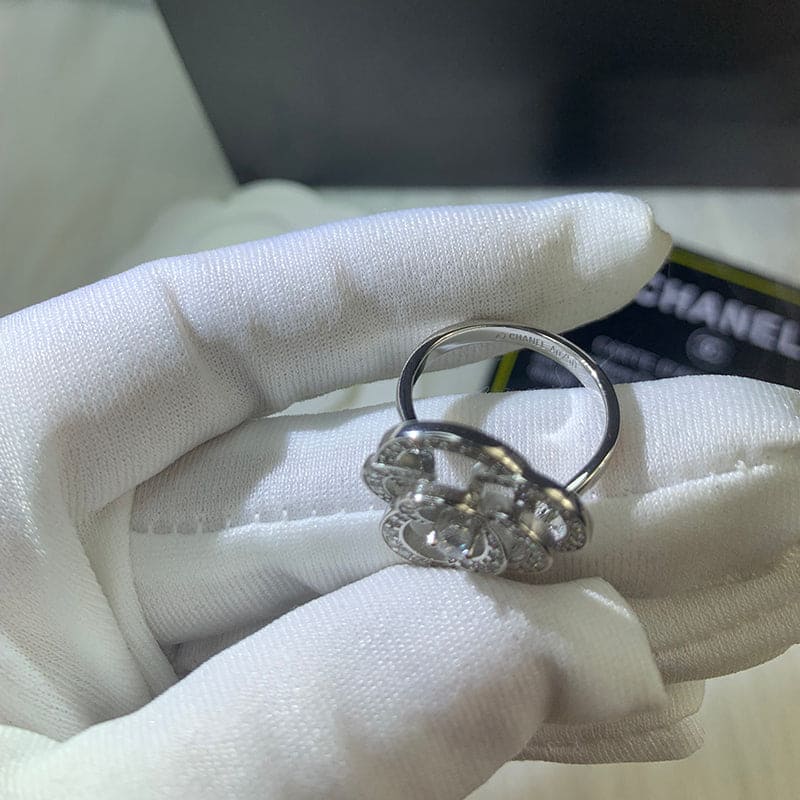 18K  Chanel Fil De Cam¨¦lia Ring