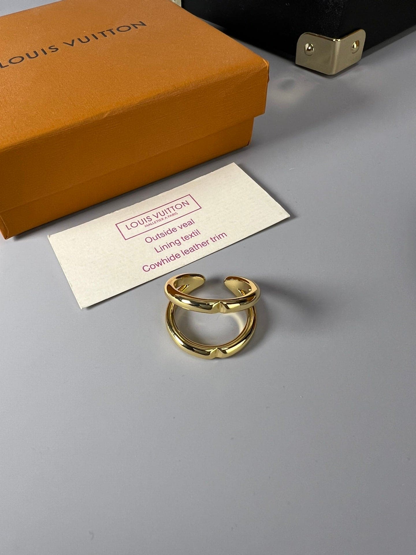 18K Louis Vuitton Volt Upside Down Ring