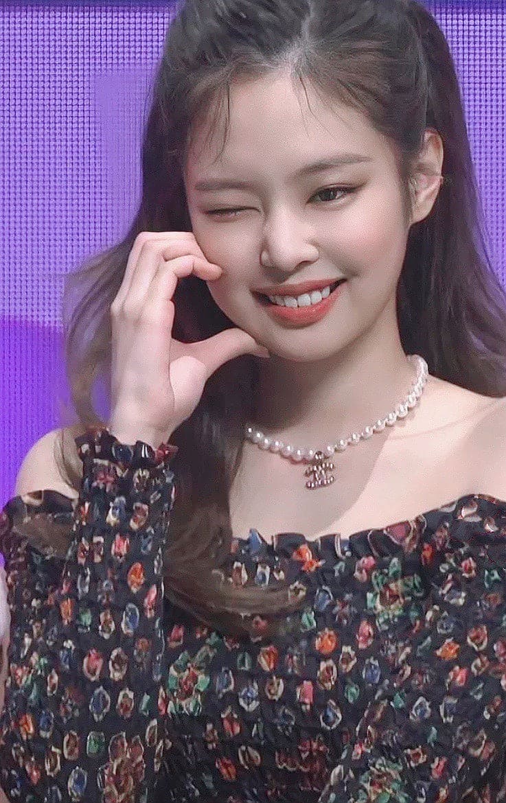 18K  Chanel Diamonds Pearls Necklace