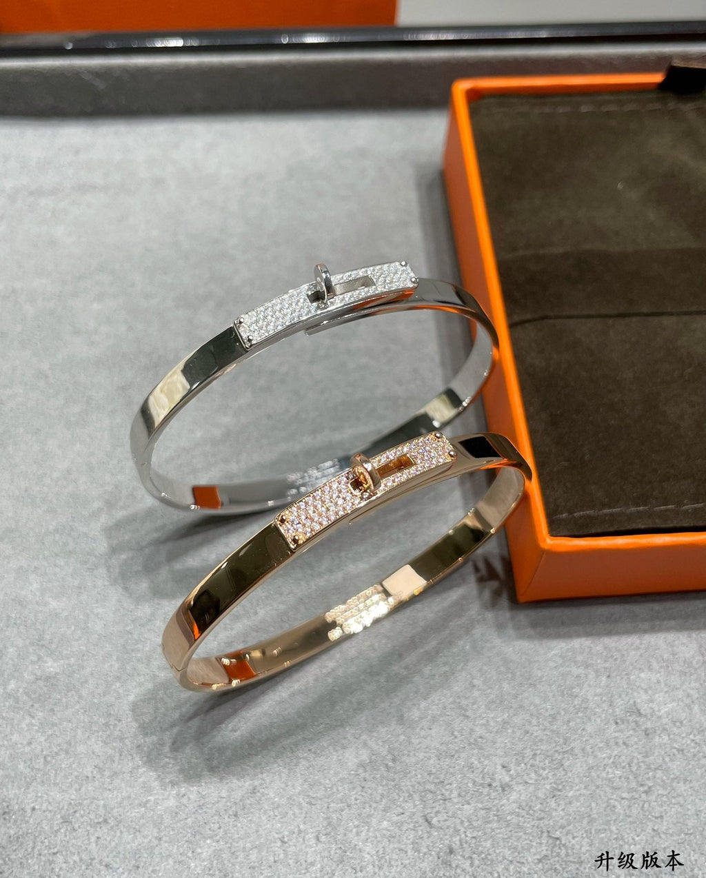 18K Kelly Small Model Diamond Hermes Bracelet