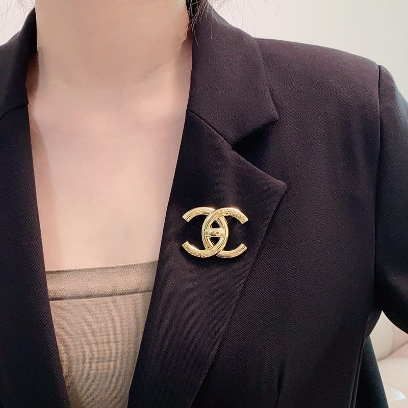 18K  Chanel Paris Gold Brooch