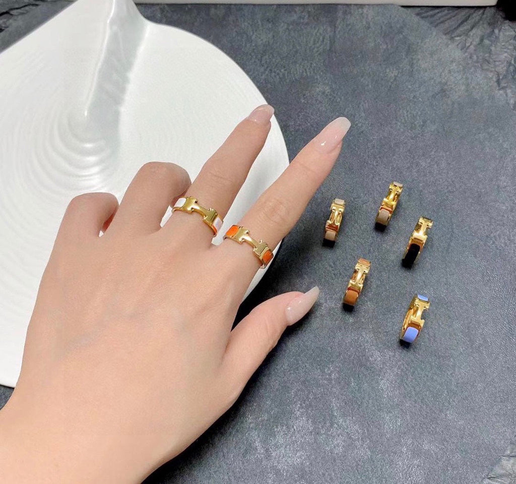 18K Vintage Clic Hermes Ring