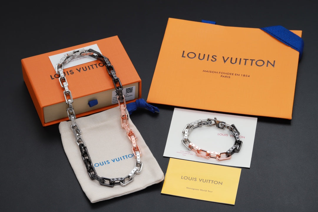 18K Louis Vuitton Monogram Chain Bracelet