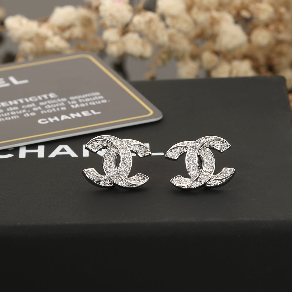 18K  Chanel Diamonds Earrings