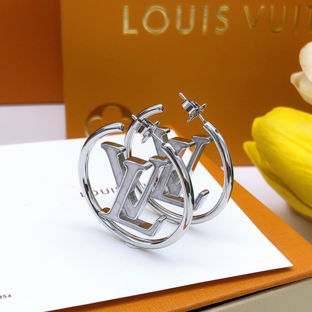 18K Louis Vuitton Louise Hoop Pearls Earrings