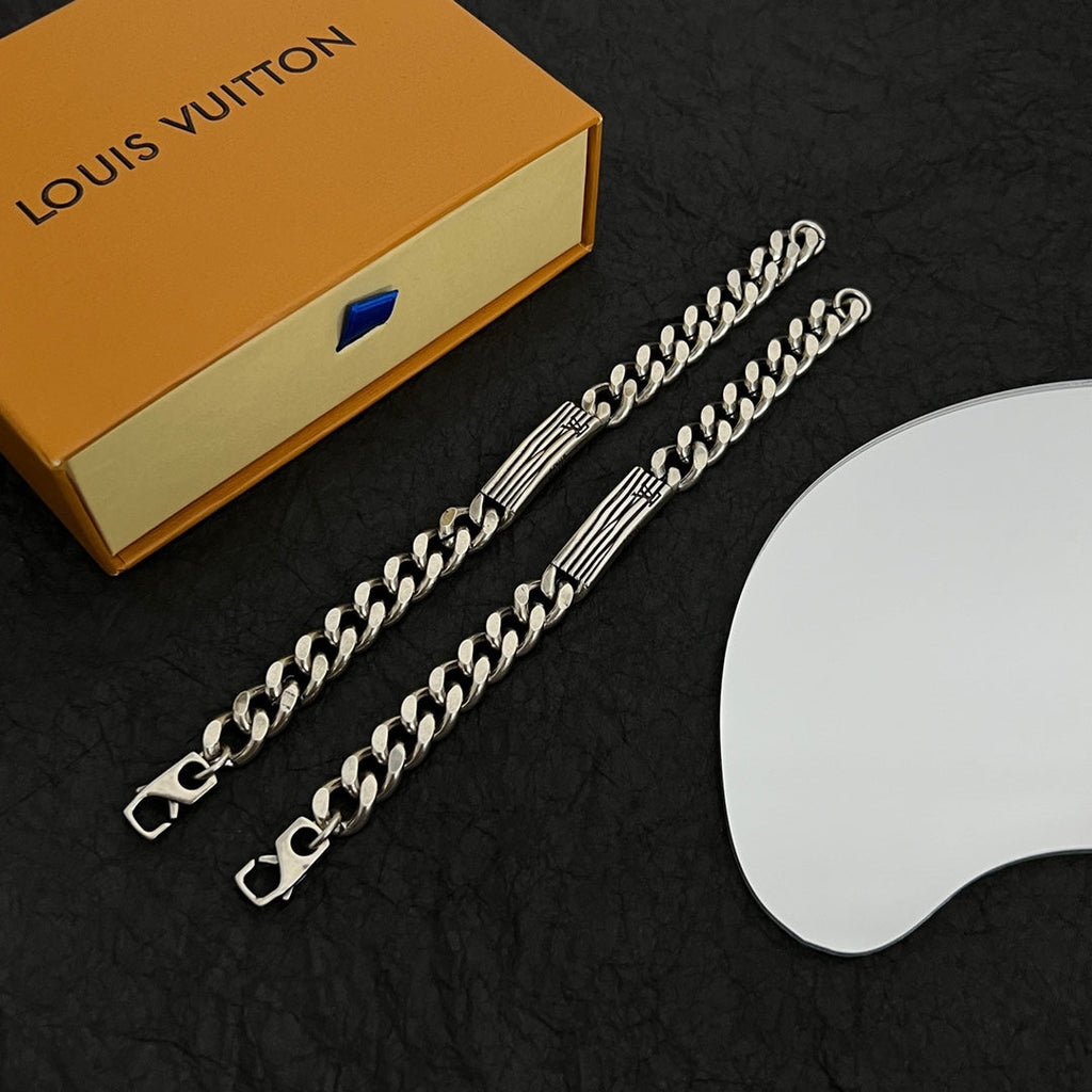 18K Louis Vuitton Vintage Chains Bracelet