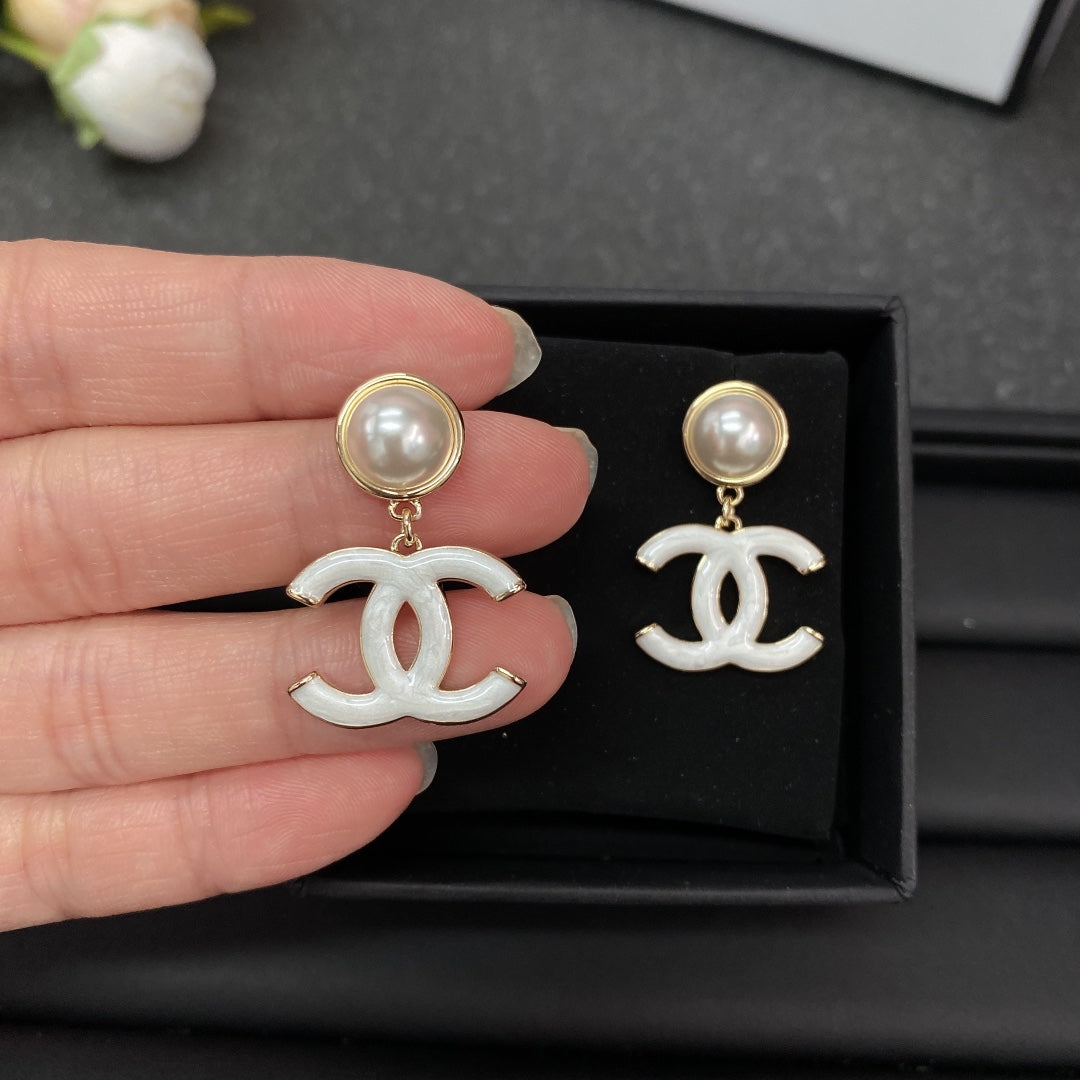 18K  Chanel White Pearl Earrings