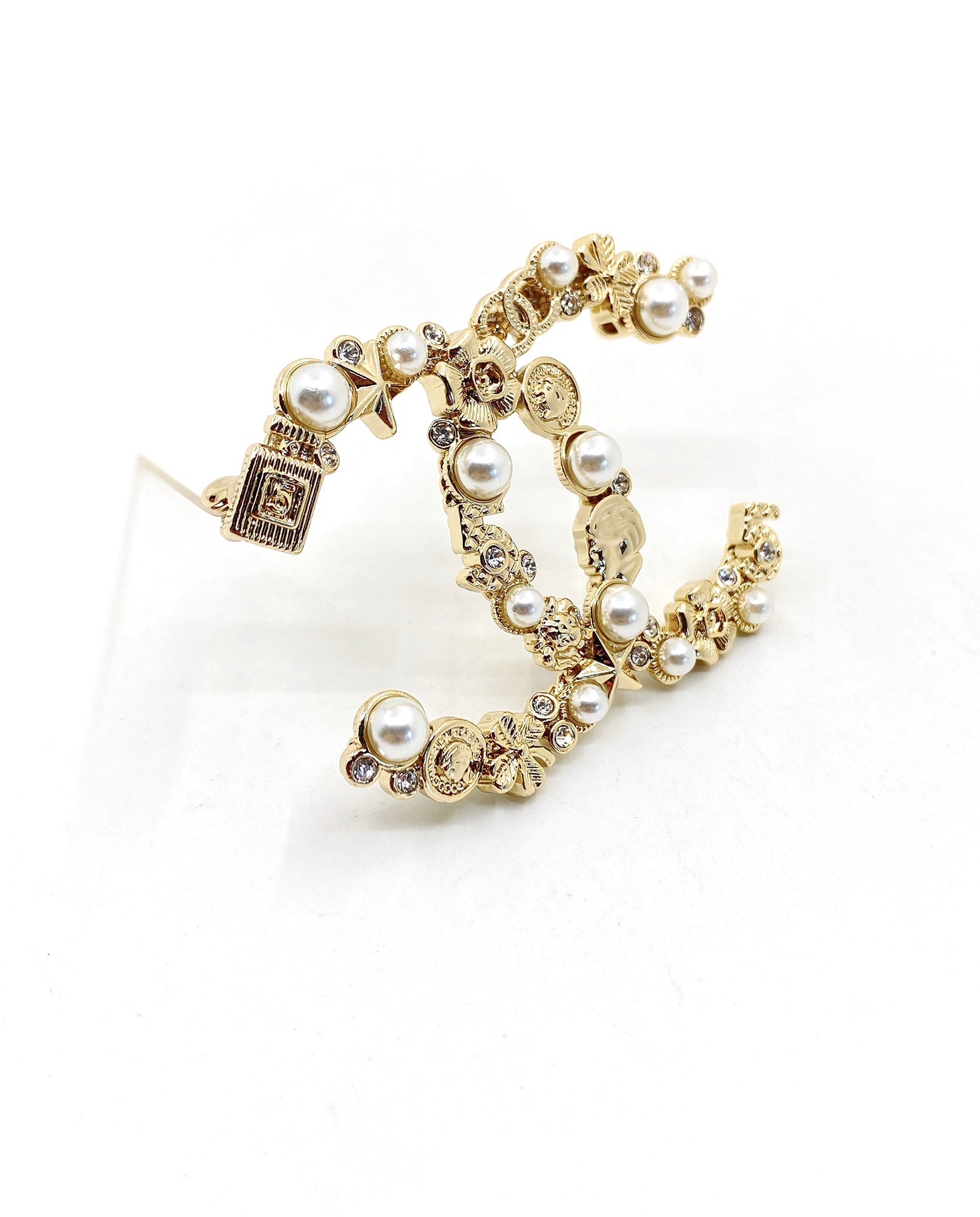 18K  Chanel Pearls Brooch