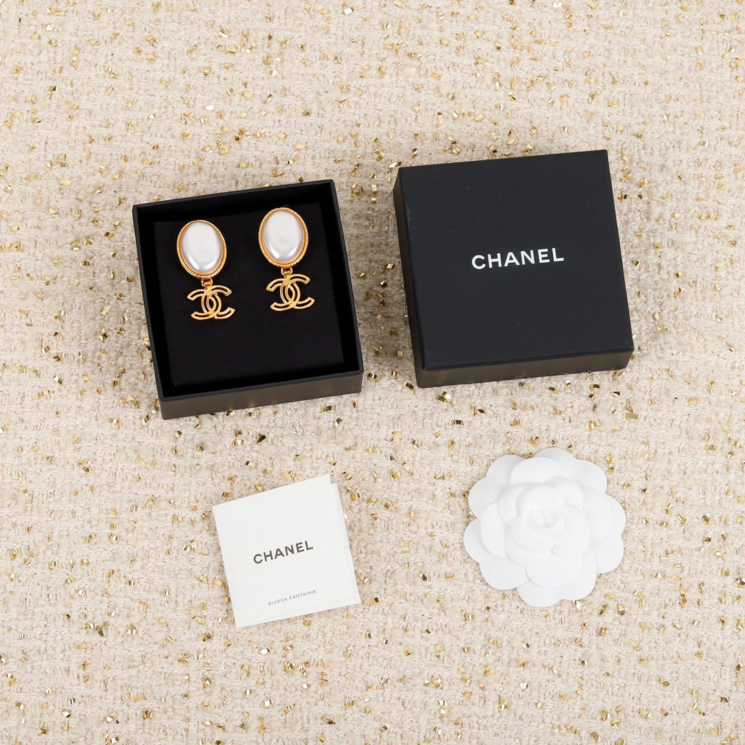 18K  Chanel Big Pearl Pendant Earrings
