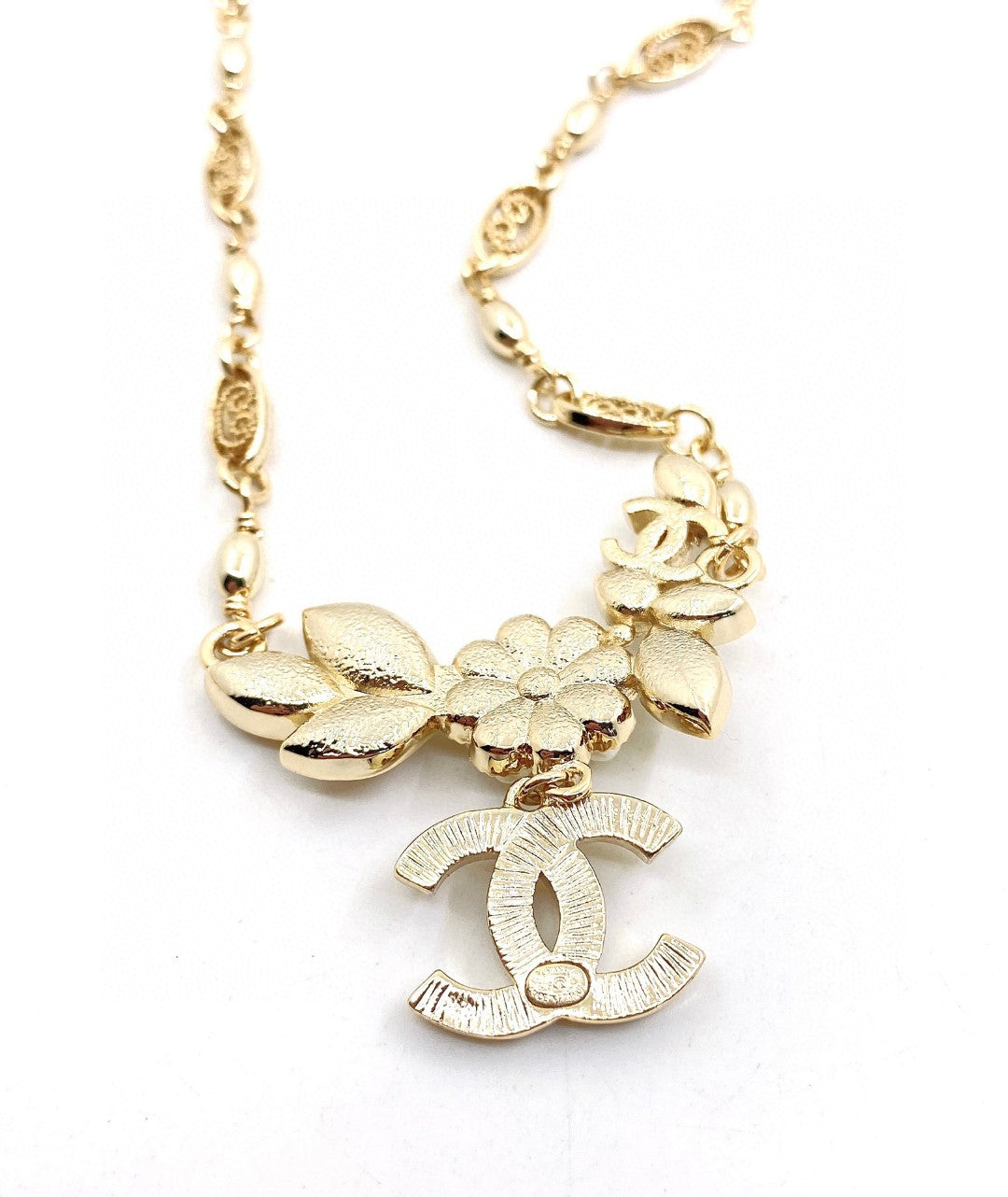 18K  Chanel Flower Diamond Necklace