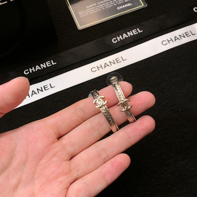 18K  Chanel Circle Earrings