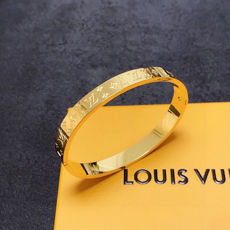 18K Louis Vuitton Vintage Gold Bracelet