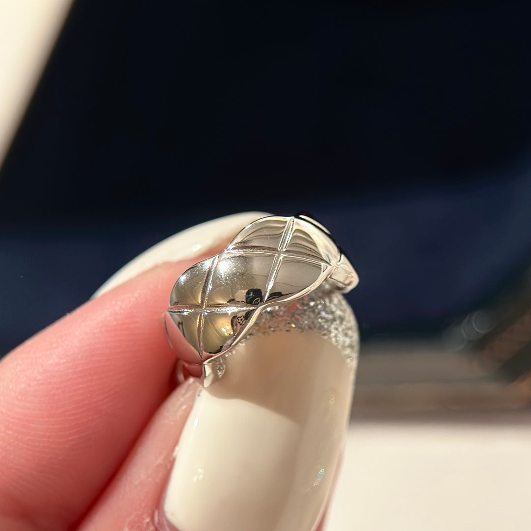 18K  Chanel Coco Crush Earrings