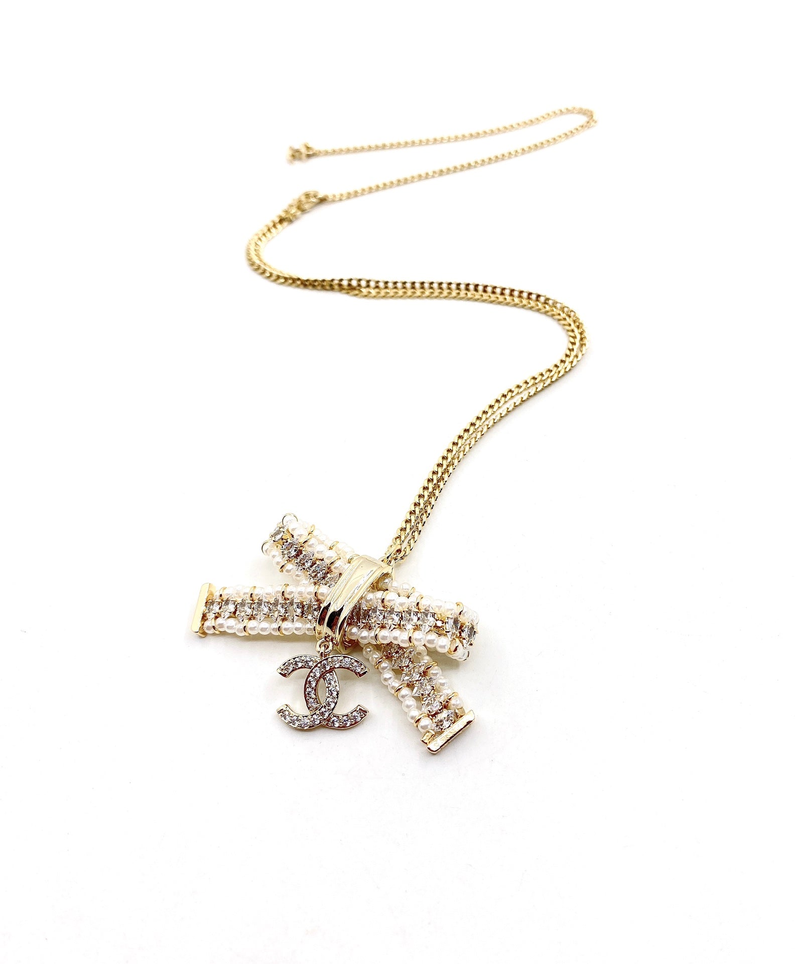 18K  Chanel Bow Tie Necklace