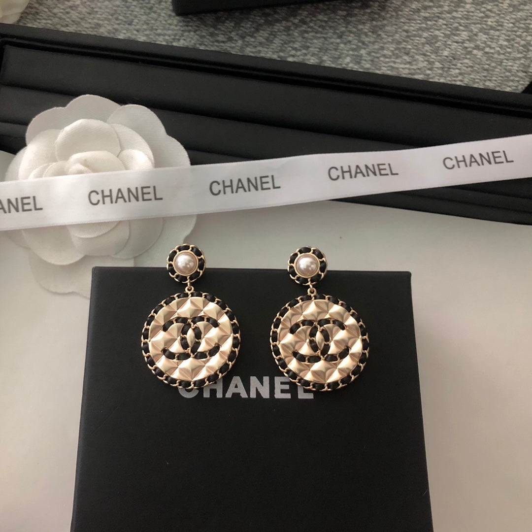 18K  Chanel Leather Round Earrings