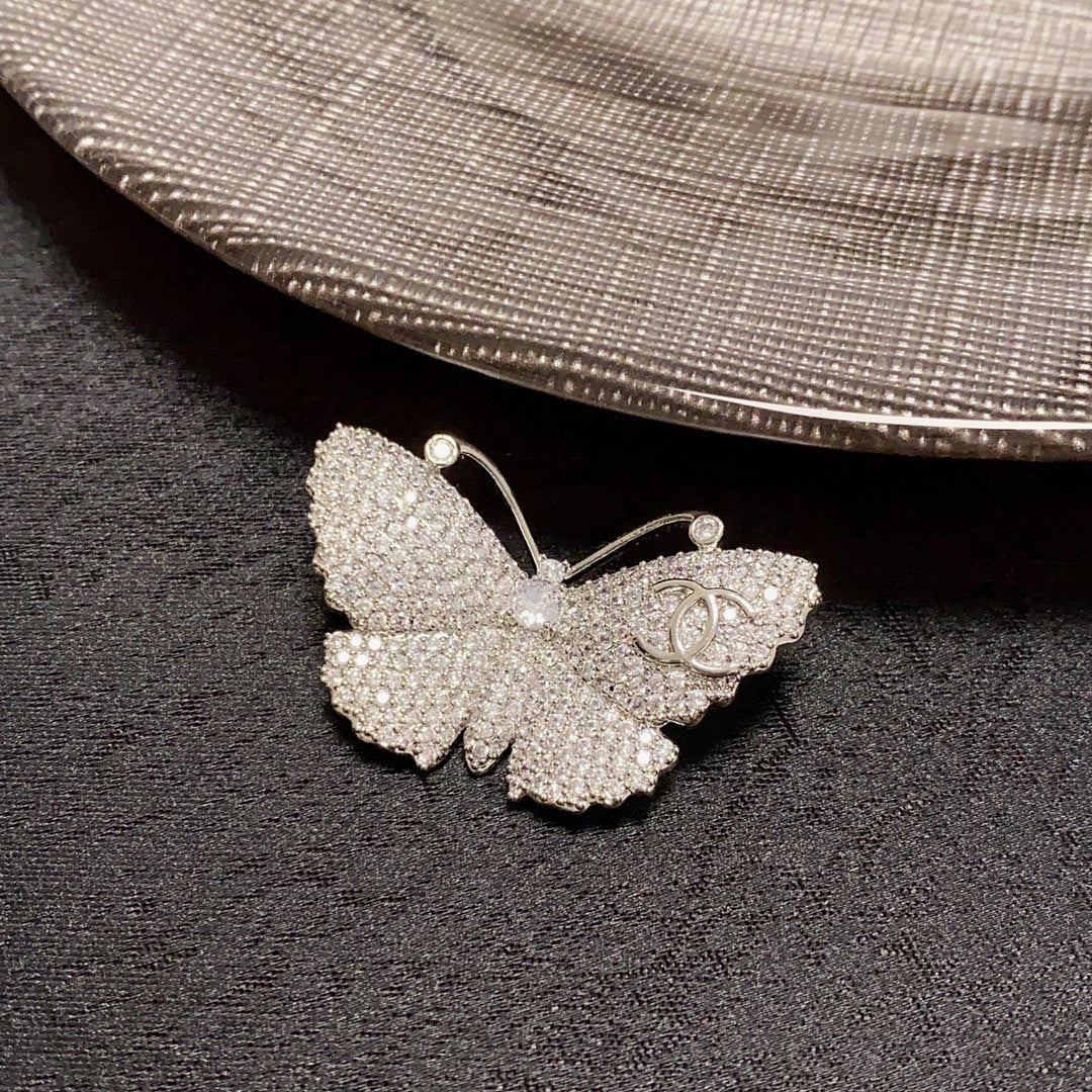 18K  Chanel Butterfly Diamonds Brooch