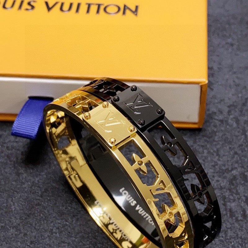 18K Louis Vuitton Vintage Gold Bracelet