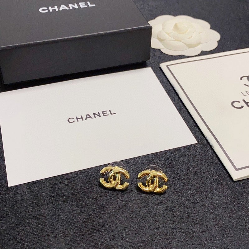 18K  Chanel Gold Earrings