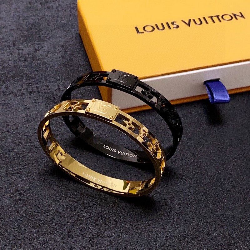 18K Louis Vuitton Vintage Gold Bracelet